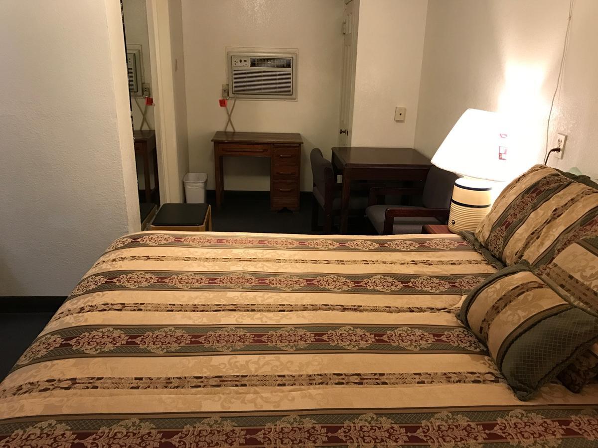 Budget Inn Of Brownfield Ngoại thất bức ảnh