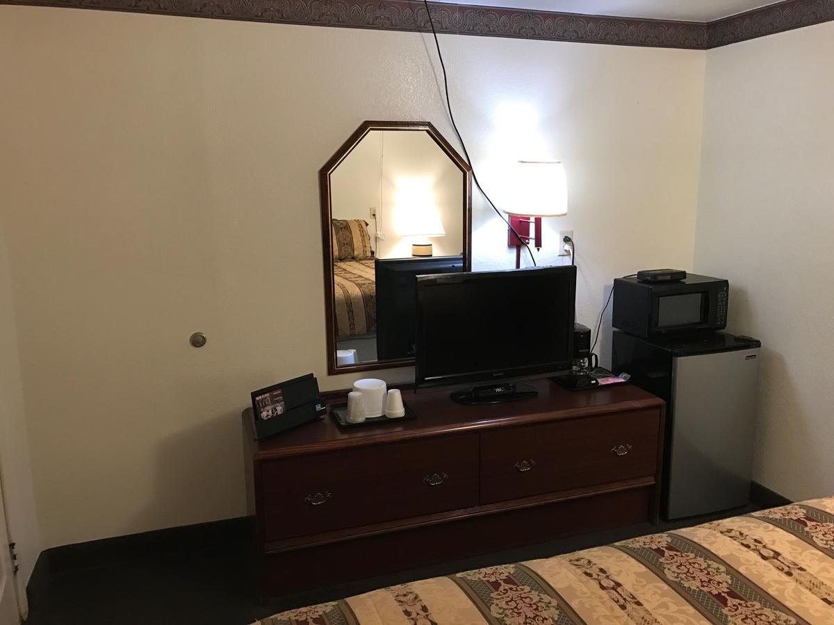 Budget Inn Of Brownfield Ngoại thất bức ảnh