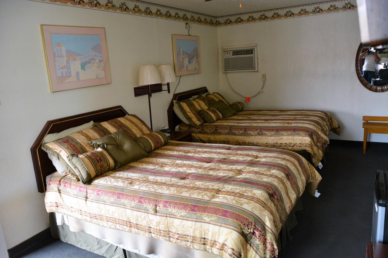 Budget Inn Of Brownfield Ngoại thất bức ảnh